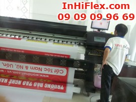 In bạt khổ lớn hiflex cho banner quảng cáo chương trình đào tạo nghề của World Nail School